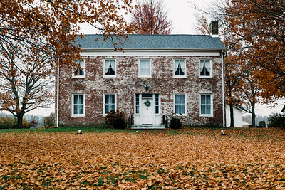 front entrance to Woodlawn Farm in the Fall